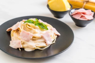 Spagetti carbonara jambon