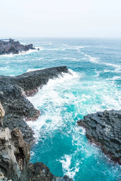 Jungmun Daepo sahil Jusangjeolli Cliff, Jeju Adası
