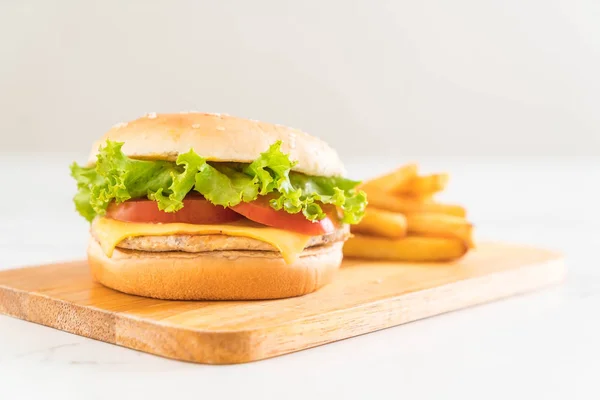 Queso con hamburguesa de cerdo — Foto de Stock