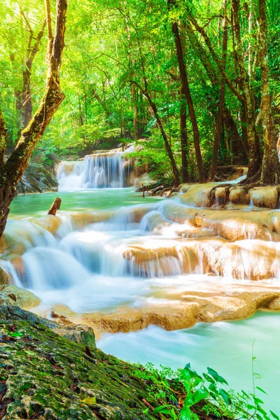 Erawan şelale, Erawan Milli Parkı Thaila içinde Kanchanaburi itibariyle