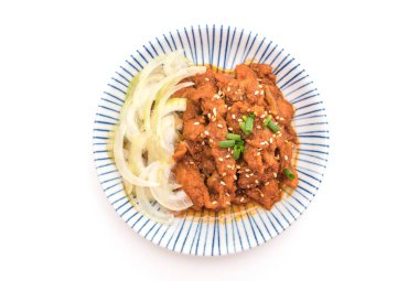 Baharatlı Kore soslu (bulgogi kızarmış domuz eti) 