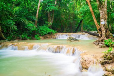 Erawan şelale, Erawan Milli Parkı Thaila içinde Kanchanaburi itibariyle