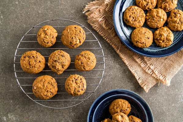 Soubory cookie čokolády a kešu ořechů — Stock fotografie