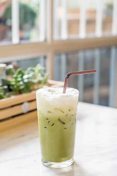 Grüner Eistee mit Milch — Stockfoto