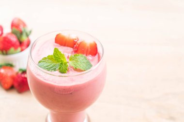 çilek smoothies milkshake