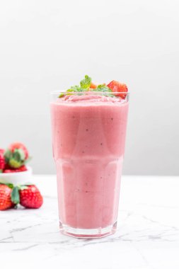çilek smoothies milkshake