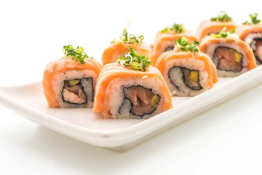 ızgara somon suşi roll - Japon gıda tarzı