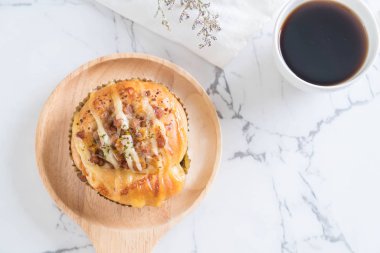 jambon salata ve kurutulmuş domuz topuz