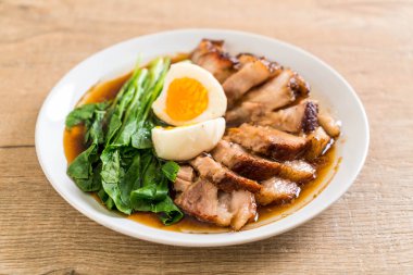 Demlenmiş Domuz bacak 