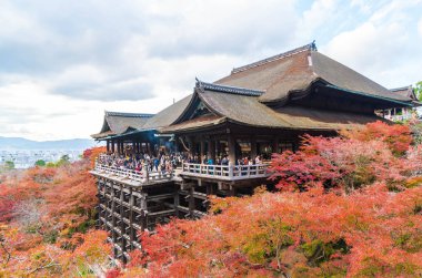 Kyoto, Sonbahar sezonu Kiyomizu veya Kiyomizu-dera Tapınağı.