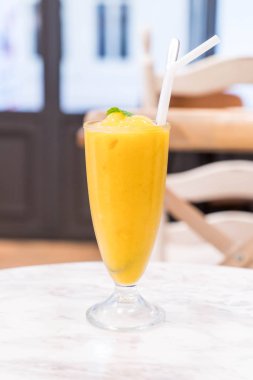Mango smoothies cam
