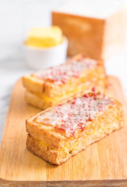 croque monsieur bacon ans egg sandwich