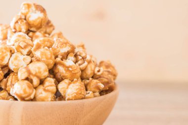 Patlamış Mısır ile karamel