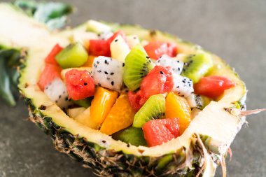 dilimlenmiş meyve karışımı 