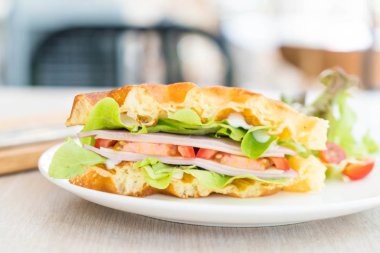 Gözleme jambonlu peynirli sandviç