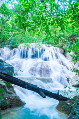 Erawan şelale, Erawan Milli Parkı Thaila içinde Kanchanaburi itibariyle