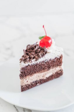 Kara Orman pasta plaka üzerinde