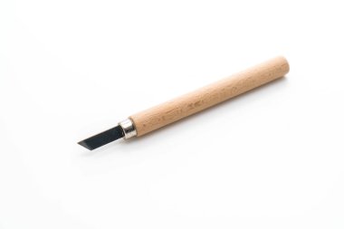 Beyaz arka plan üzerinde düz, gravür, yuvarlak ve üçgen bıçak