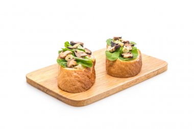 ekmek roket ve shiitake mantar