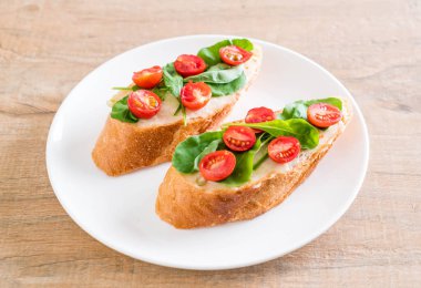 roka ve domates ekmek 