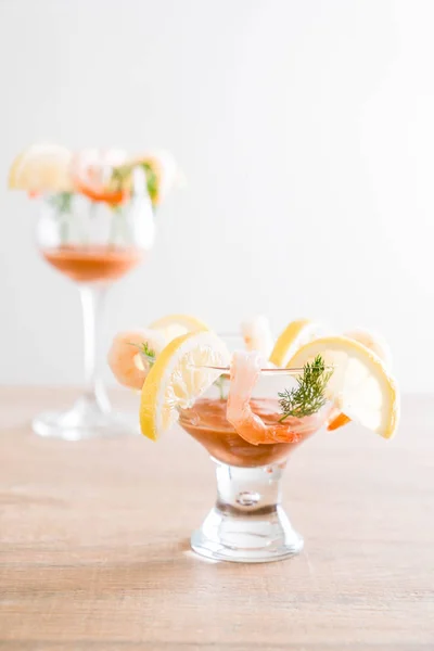 Räkcocktail med sås — Stockfoto