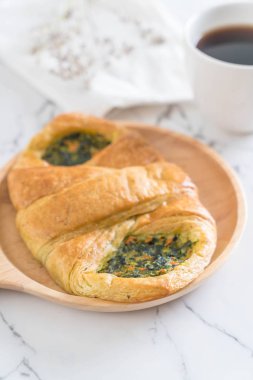 Ispanaklı Ekmek pasta