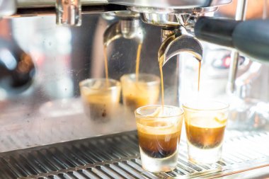 Bira bir kahve kahve makinesi