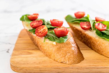 roka ve domates ekmek 