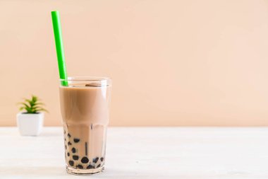 Köpüklü sütlü çay