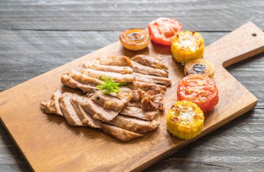 ızgara domuz biftek 