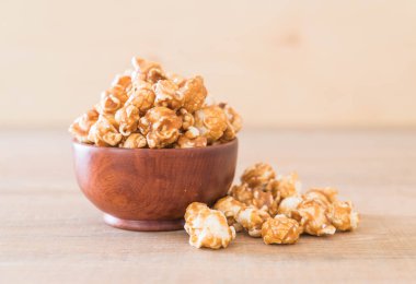 Patlamış Mısır ile karamel