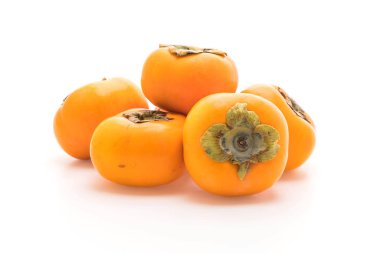 Beyaz arkaplanda taze hurma