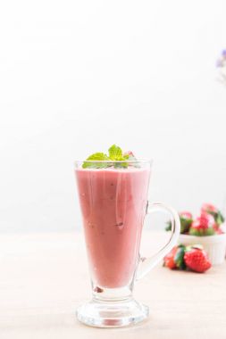 çilek smoothies milkshake
