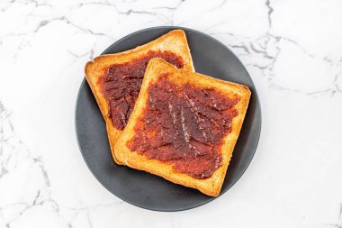 chili yapıştır ile ekmek tost