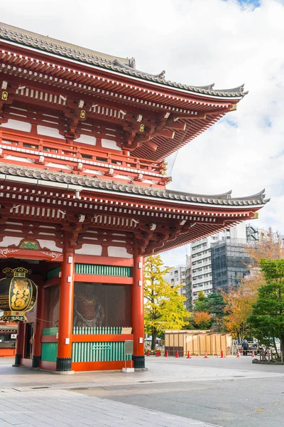 Belle architecture au temple Sensoji autour de la région d'Asakusa dans — Photo