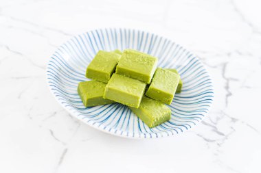 yumuşak çikolata yeşil çay 