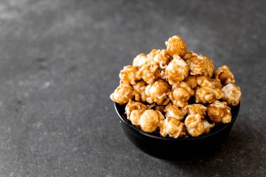 Patlamış Mısır ile karamel