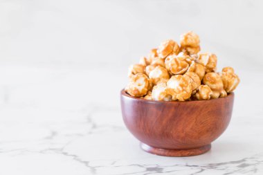 Patlamış Mısır ile karamel