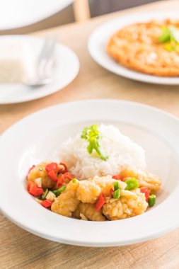 sarımsaklı kızarmış kalamar