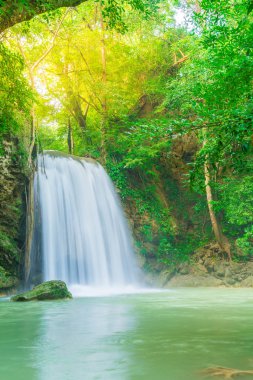 Erawan şelale, Erawan Milli Parkı Thaila içinde Kanchanaburi itibariyle