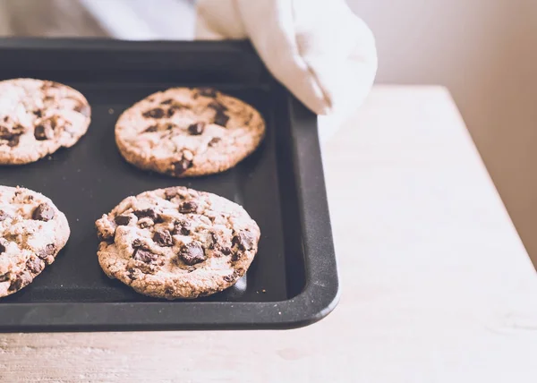 Galletas con chispas de chocolate negro — Foto de Stock