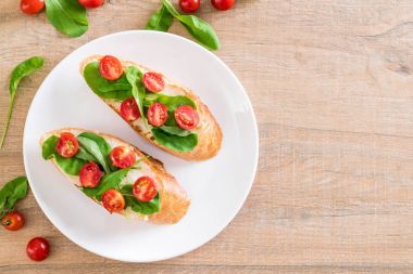 roka ve domates ekmek 