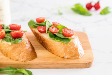 roka ve domates ekmek 