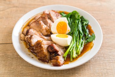 Demlenmiş Domuz bacak 