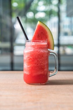 karpuz smoothies kavanoz