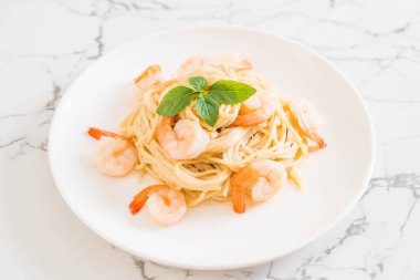 Spagetti krem peynir beyaz soslu karides