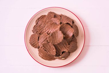 patates cipsi çikolata ile