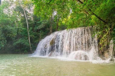 Erawan şelale, Erawan Milli Parkı Thaila içinde Kanchanaburi itibariyle