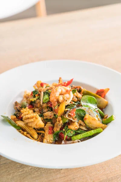 Tavada kızartılmış Baharatlı deniz ürünleri 