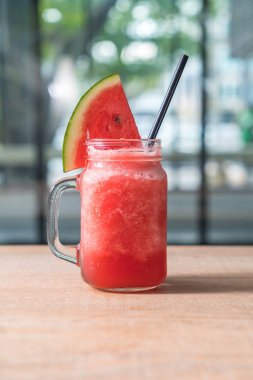 karpuz smoothies kavanoz